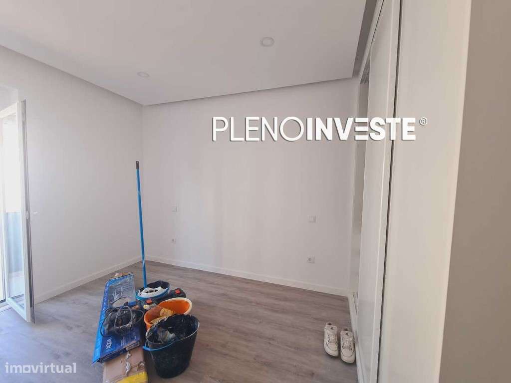 T2 Totalmente Remodelado com Varanda nas Paivas-33