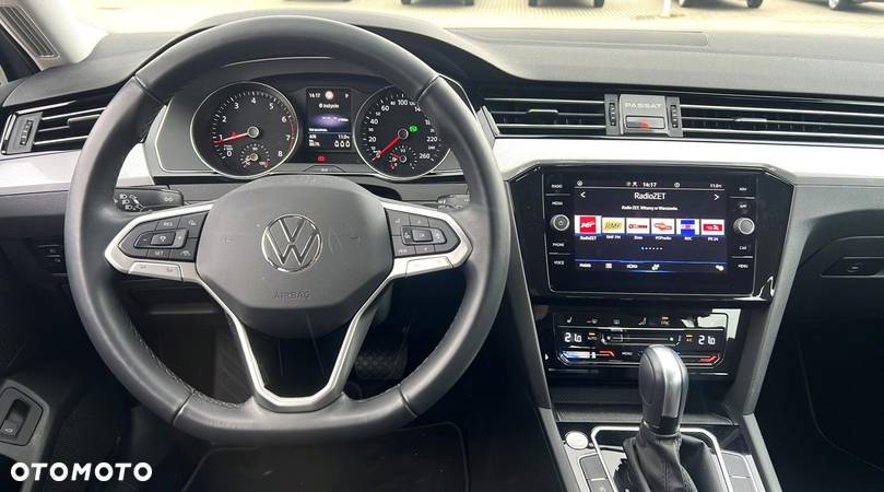 Volkswagen Passat - 14