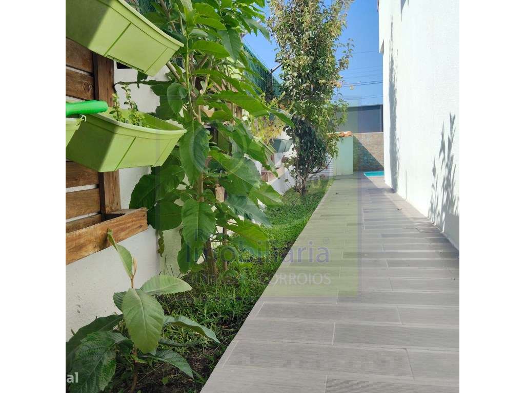 Moradia bem localizada, Charneca caparica-25