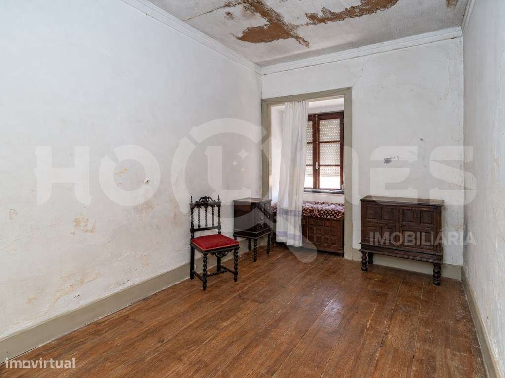 MORADIA COM 3 APARTAMENTOS NO CENTRO HISTÓRICO FIGUEIRA DA FOZ-42