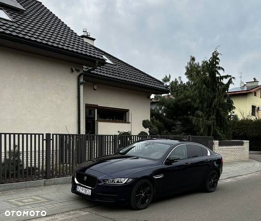 Jaguar XE 2.0 D R-Sport - 8