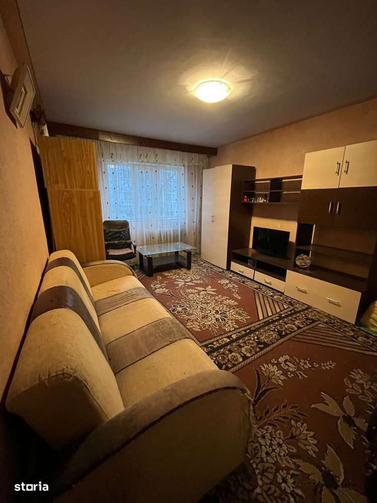 NICOLINA PRIMA STATIE-ap.1 camera, decomandat, liber, et.1/4! - Imagine principală: 5/7