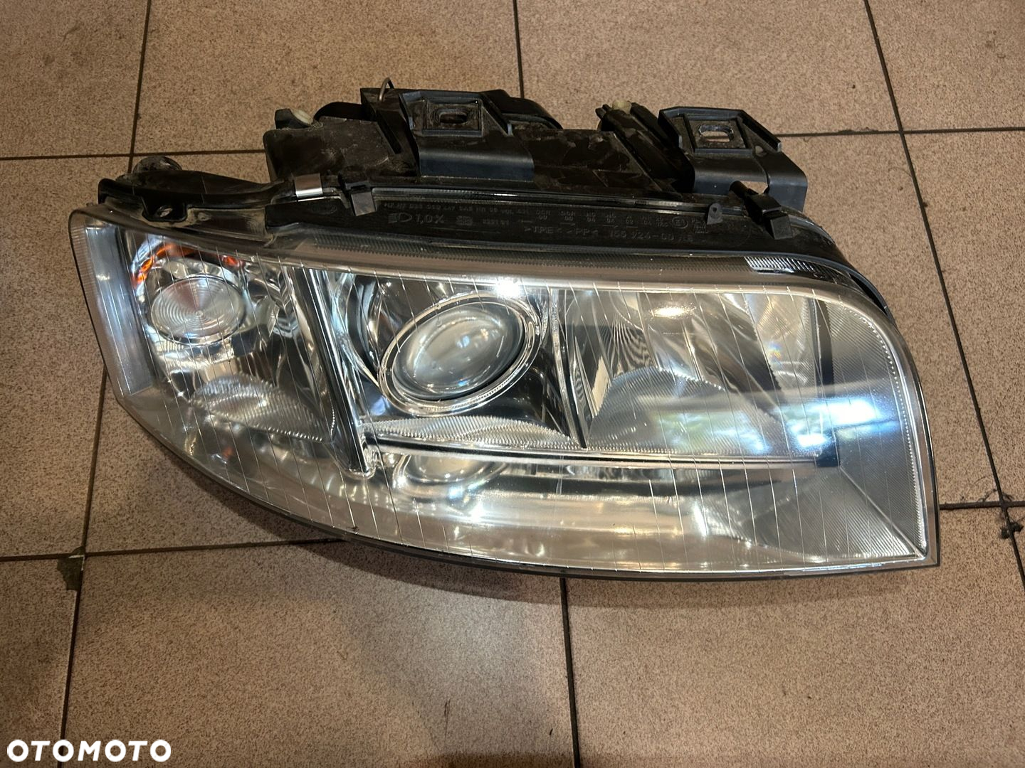 LAMPA PRAWA PRZÓD BI XENON AUDI A6 C5 LIFT - 6