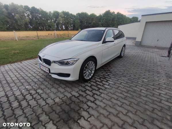 BMW Seria 3 318d xDrive - 4