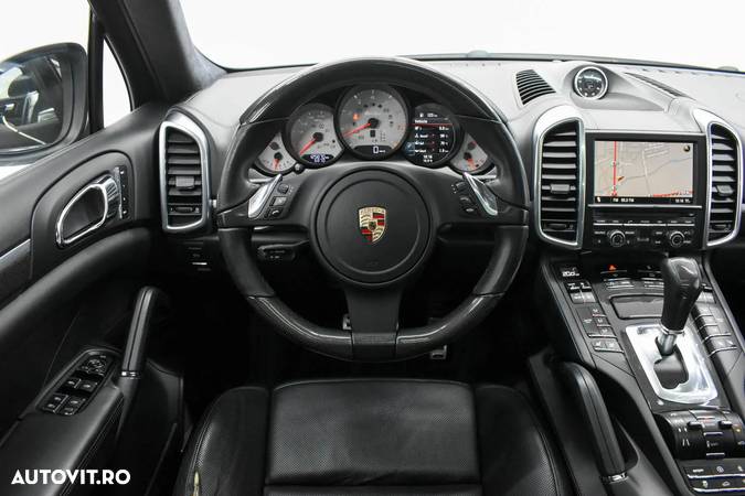 Porsche Cayenne Turbo V8 4.8L Aut. - 16