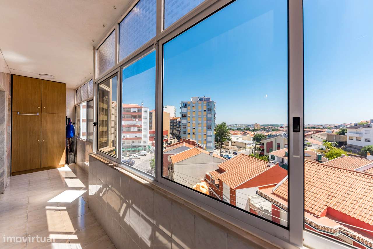 T2 com excelente área e varandas-15