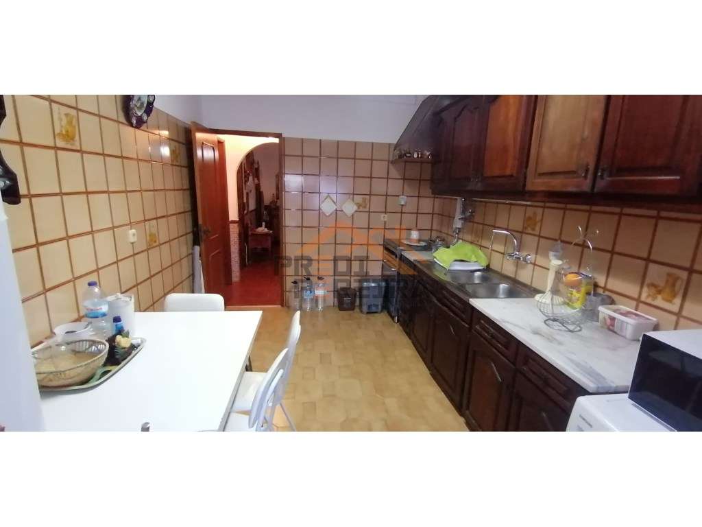 Apartamento T3 em Massamá, com áreas generosas e ótima localização.... - Grande imagem: 4/23