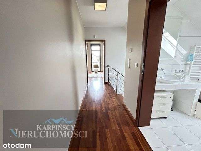 Luksusowy budynek jednorodzinny z piękną działką.-10