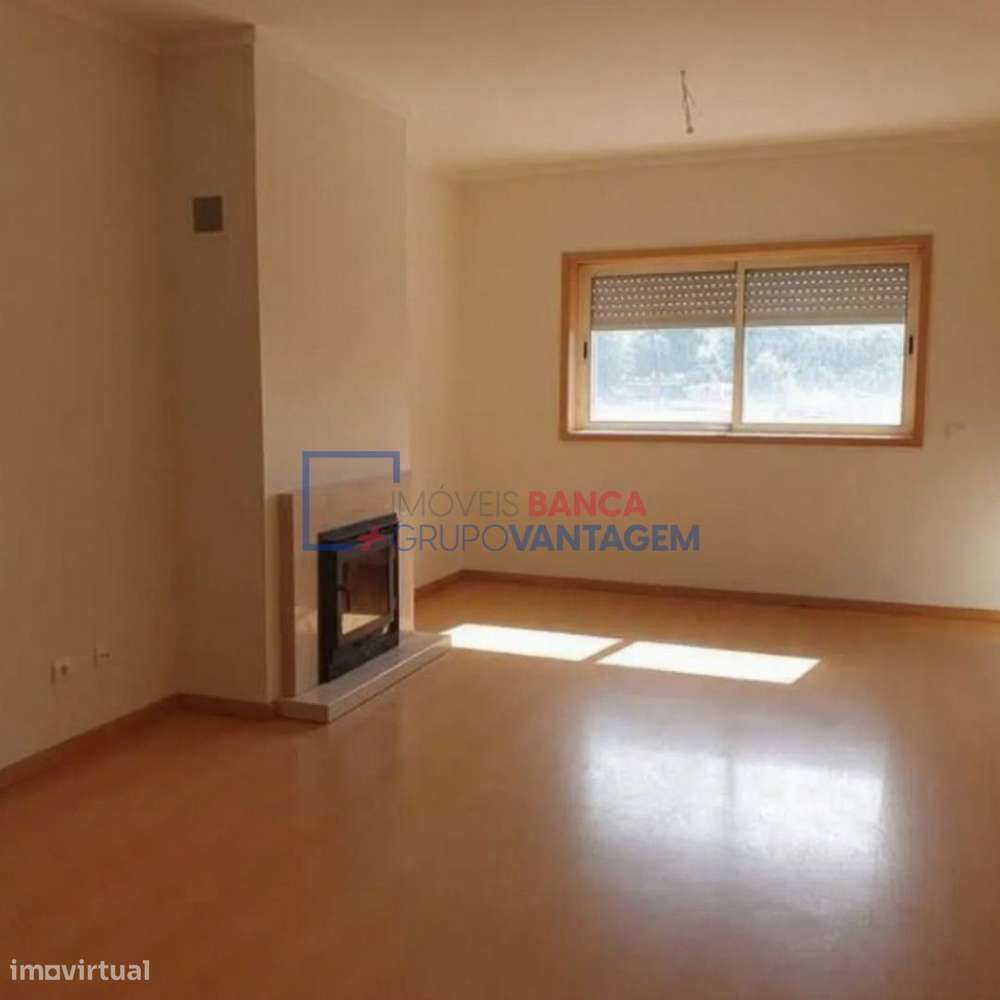 T2 com Terraço, Varanda, Elevador e Garagem em Ermesinde| 273 000,00€ - Grande imagem: 4/14