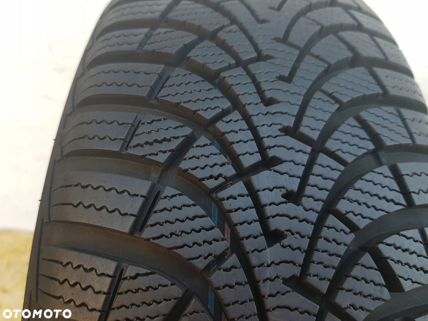 Opona zimowa Goodyear UltraGrip 9 205/60R16 92 H - 3