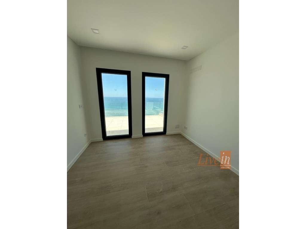 Moradia T3 de Luxo com Vista de Mar em Ribamar-20