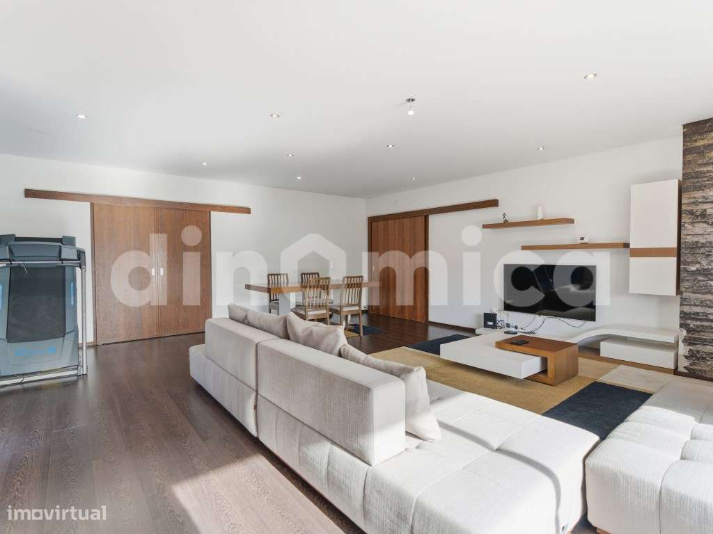 Apartamento T4-4