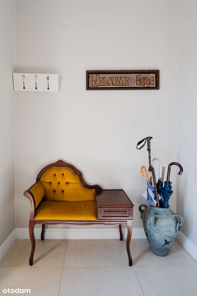 Wolnostojący, imponujący dom 361 m2, do zamieszkania-1