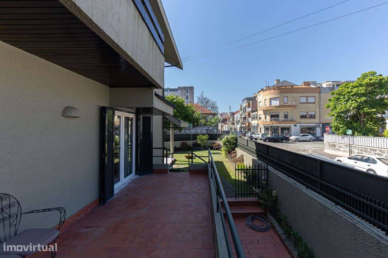 Moradia totalmente remodelada na melhor zona das Antas-49