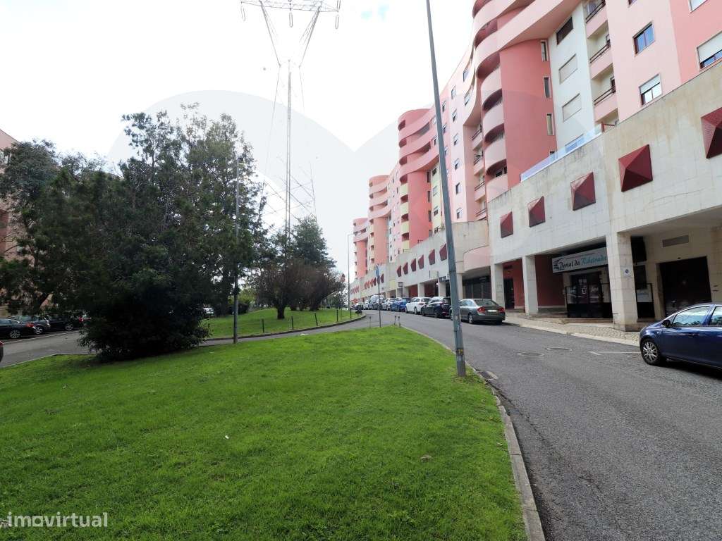 Churrasqueira equipada e pronta a funcionar. - Grande imagem: 5/8