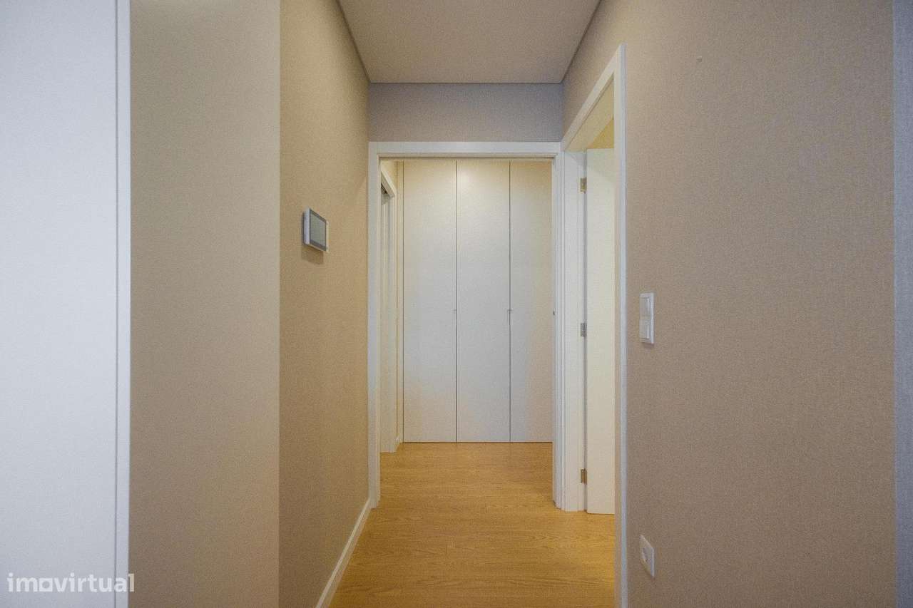 T1 Moderno e Luminoso com Metro Próximo e Acesso Rápido à Praia...-8