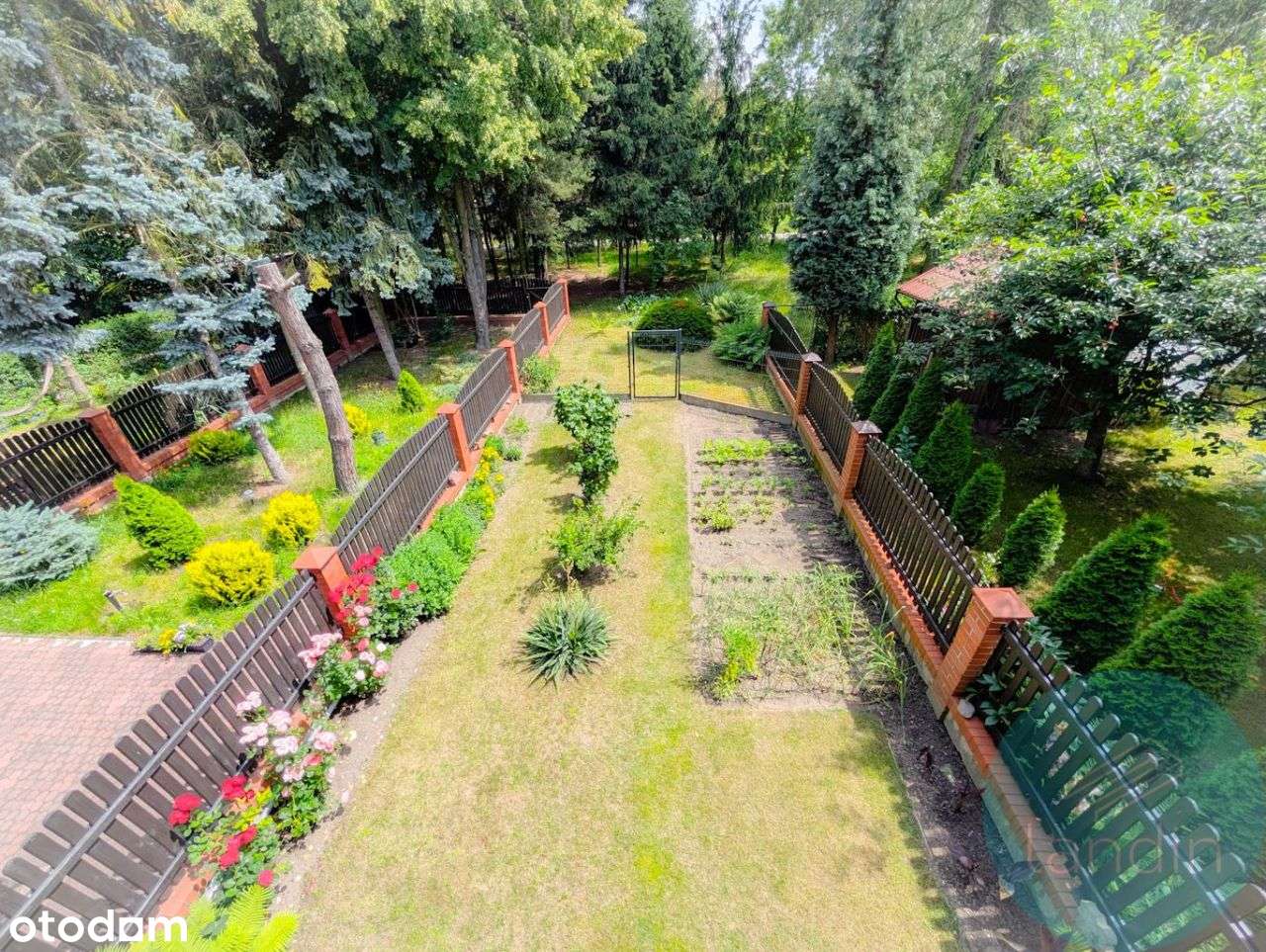 Atrakcyjny dom szeregowy z ogrodem Psie Pole.-14