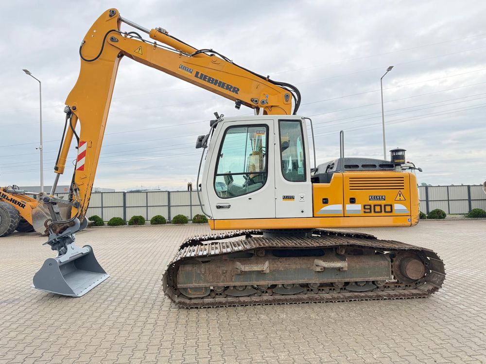 Liebherr R900c litronic * 2011 * 8 688 mth * długi zasięg * 2011