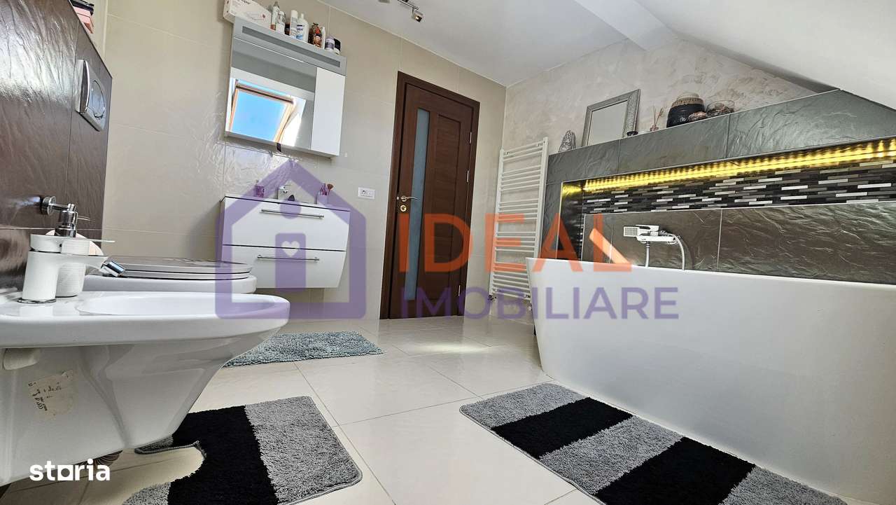 Penthouse modern cu 165 mp utili și 50 mp terasă,  Calea Cisnadiei-10