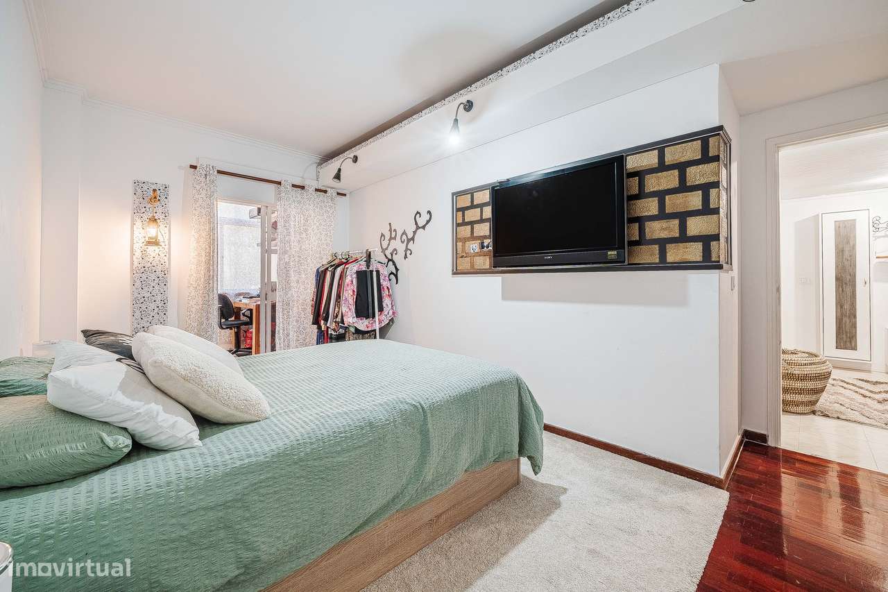 Apartamento T2 Remodelado | Tapada das Mercês-28