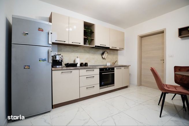 Apartament renovat , mobilat si utilat modern langa Biserica Neagra-3