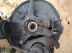 VW Passat B7 USA 11-16 2.5B Automat zwrotnica prawa mcpherson noga - 5