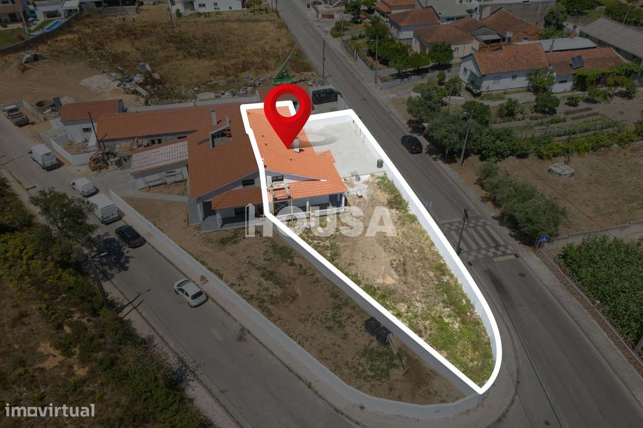 Moradia T3 Térrea Geminada – Em Construção-35