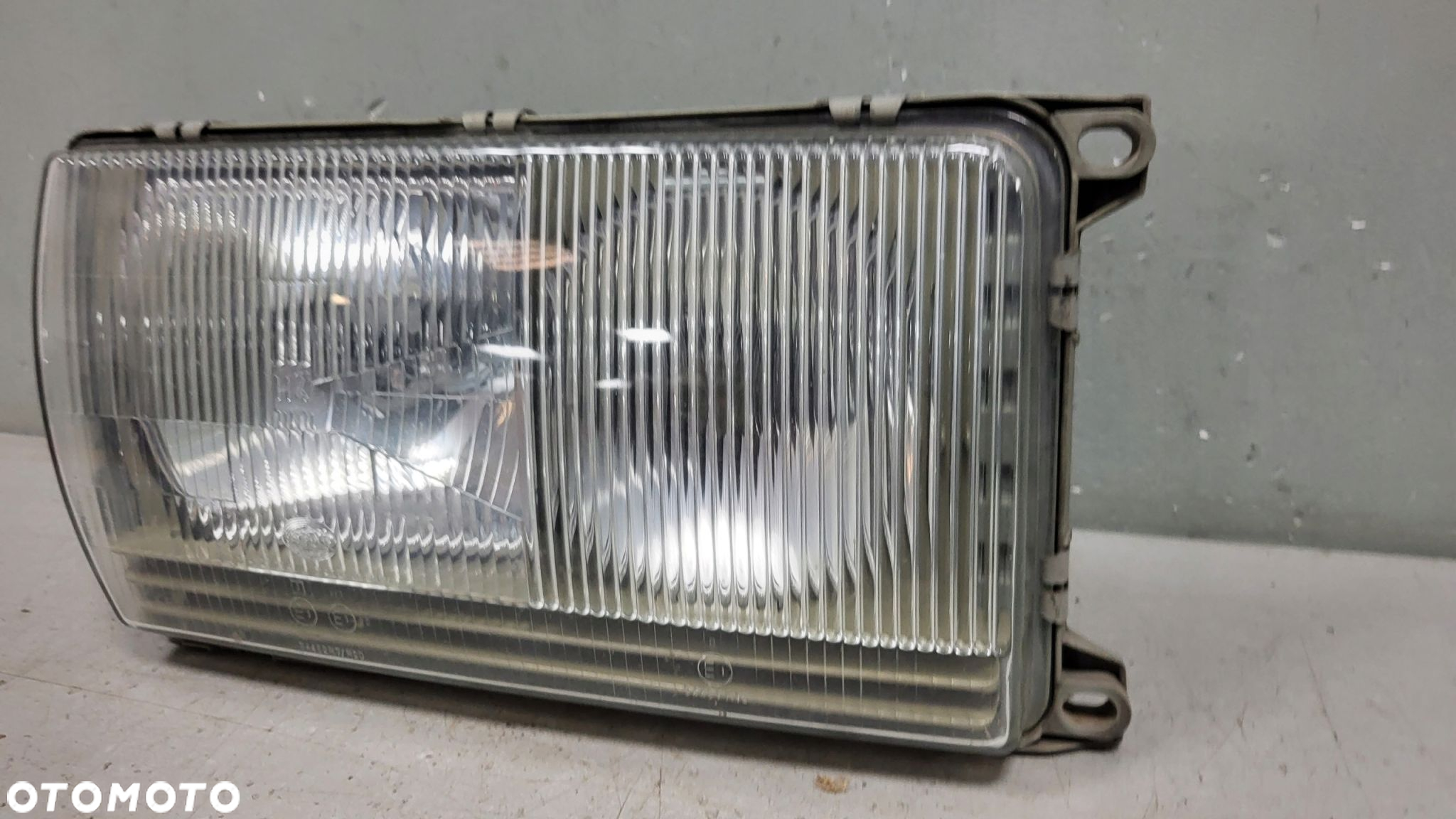 Lampa Prawy Przód Hella Mercedes W123 Coupe - 2