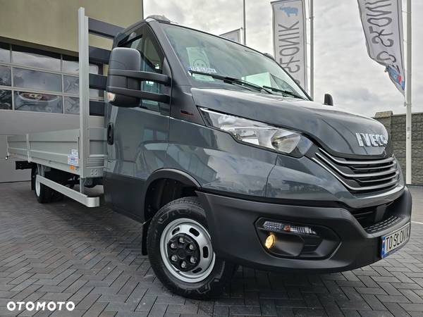 Iveco DAILY 50C18 NOWY SPOD IGŁY 2024r 12PALET 6,20cm Długi 2,21cm Szeroki SALON PL NOWY NOWY NOWY PACHNĄCY PROSTO Z TAŚMY TEMPOMAT FOTEL PNEŁMATYCZNY KLIMATYZACJA AUTOMATYCZNA - 2