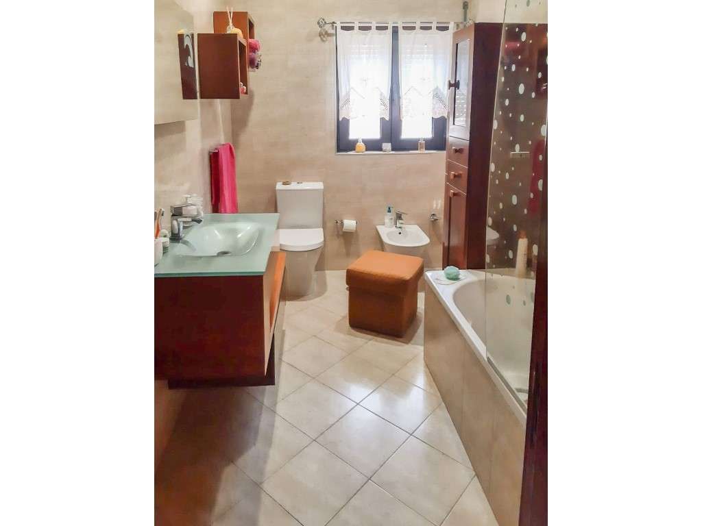 Moradia com Piscina e Café a funcionar - Grande imagem: 4/22