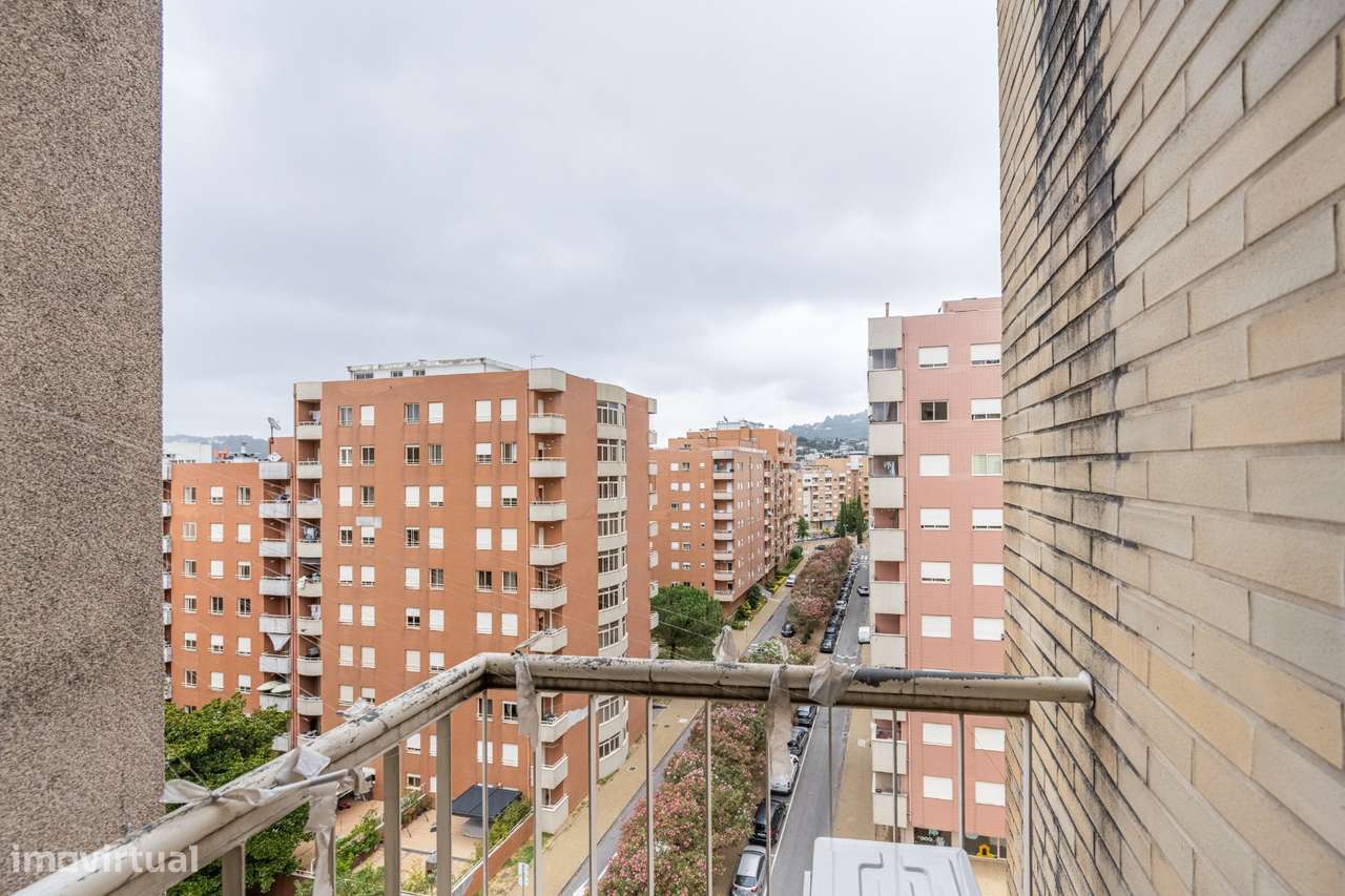 Apartamento T3 com áreas generosas junto à Makro – Braga-12