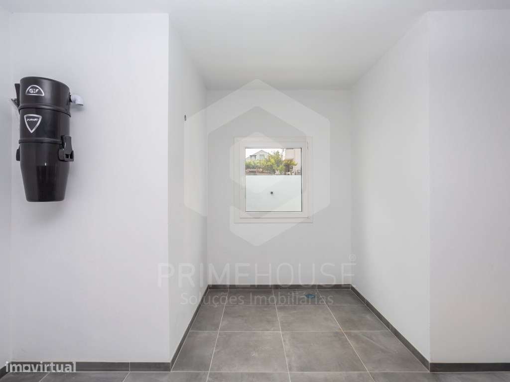 Moradia com 3 suites, garagem e piscina na Av. de Negreiros - Quint...-48