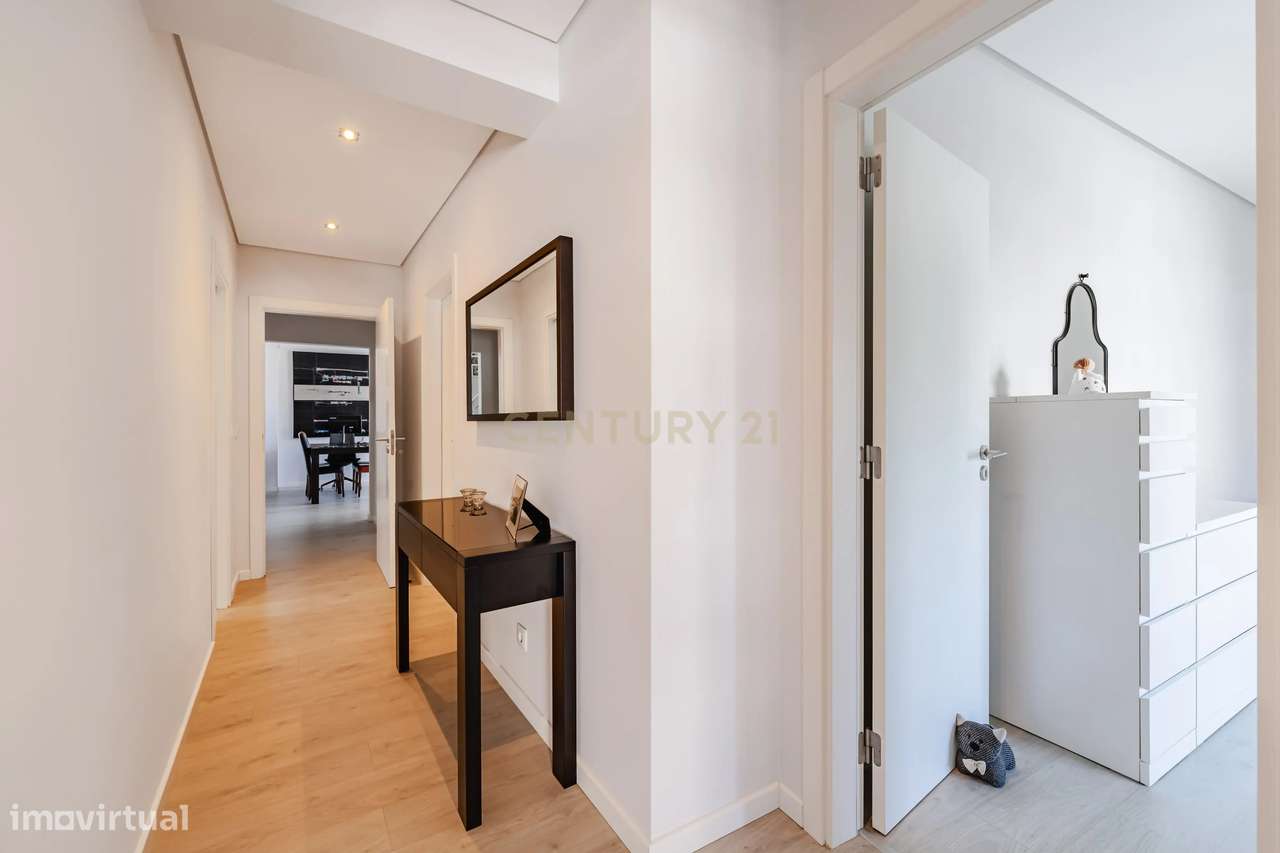 Excelente Apartamento T3+1 Duplex na Quinta da Fábrica, Vale de Milhaç-26