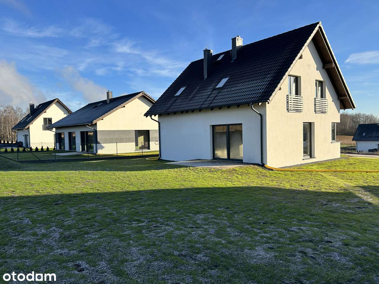 DOM JEDNORODZINNY WOLNOSTOJĄCY Z GARAŻEM I DUŻĄ DZIAŁKĄ - Pełny obrazek: 4/5