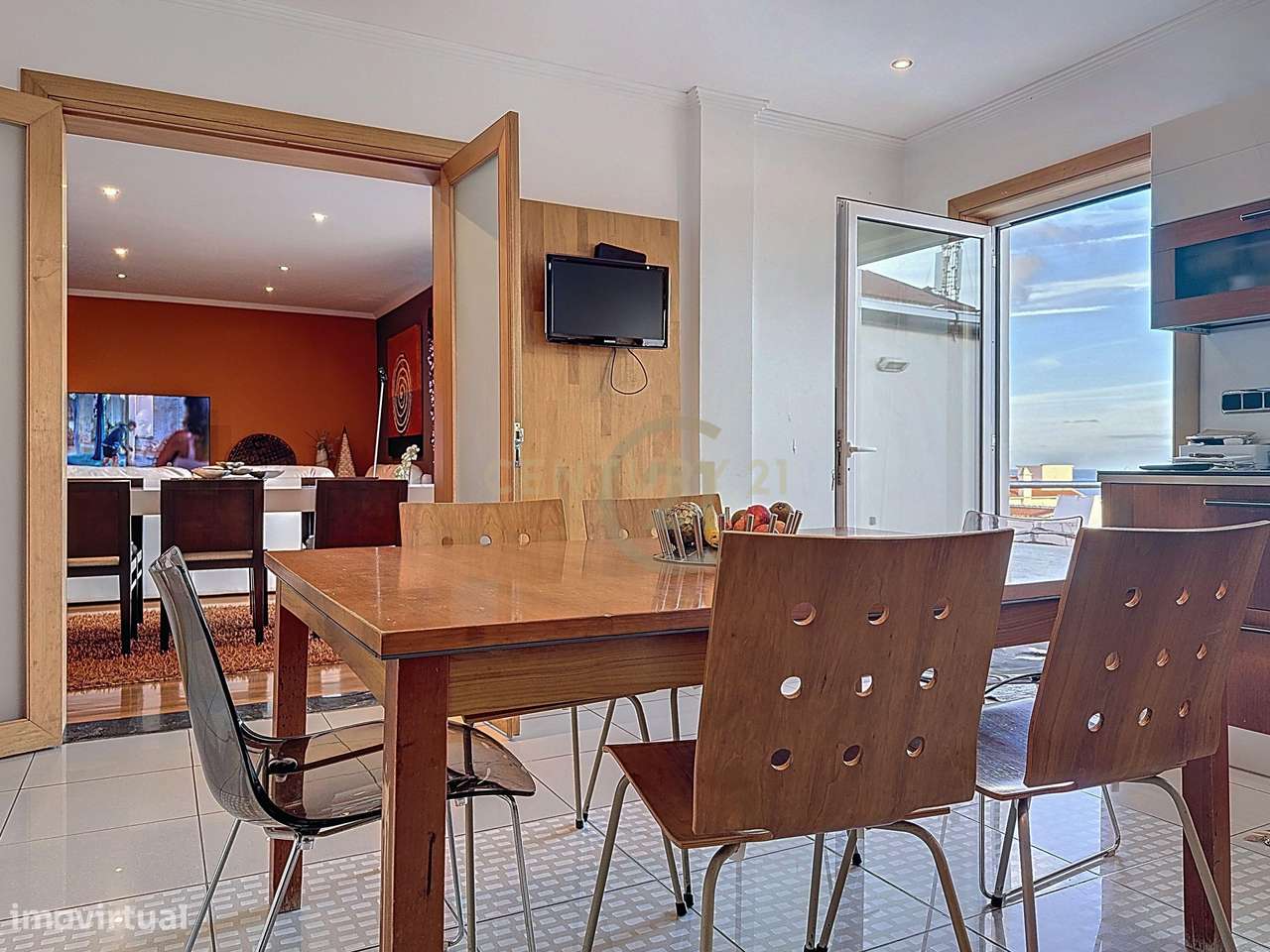 Moradia de Elevada Qualidade no Coração da Praia da Vitória – Vista Ba-11