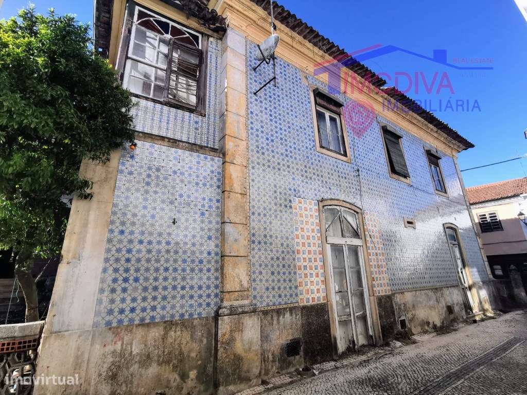 Edifício senhorial T4, no centro da vila de Figueiró dos Vinhos, ex... - Grande imagem: 3/27