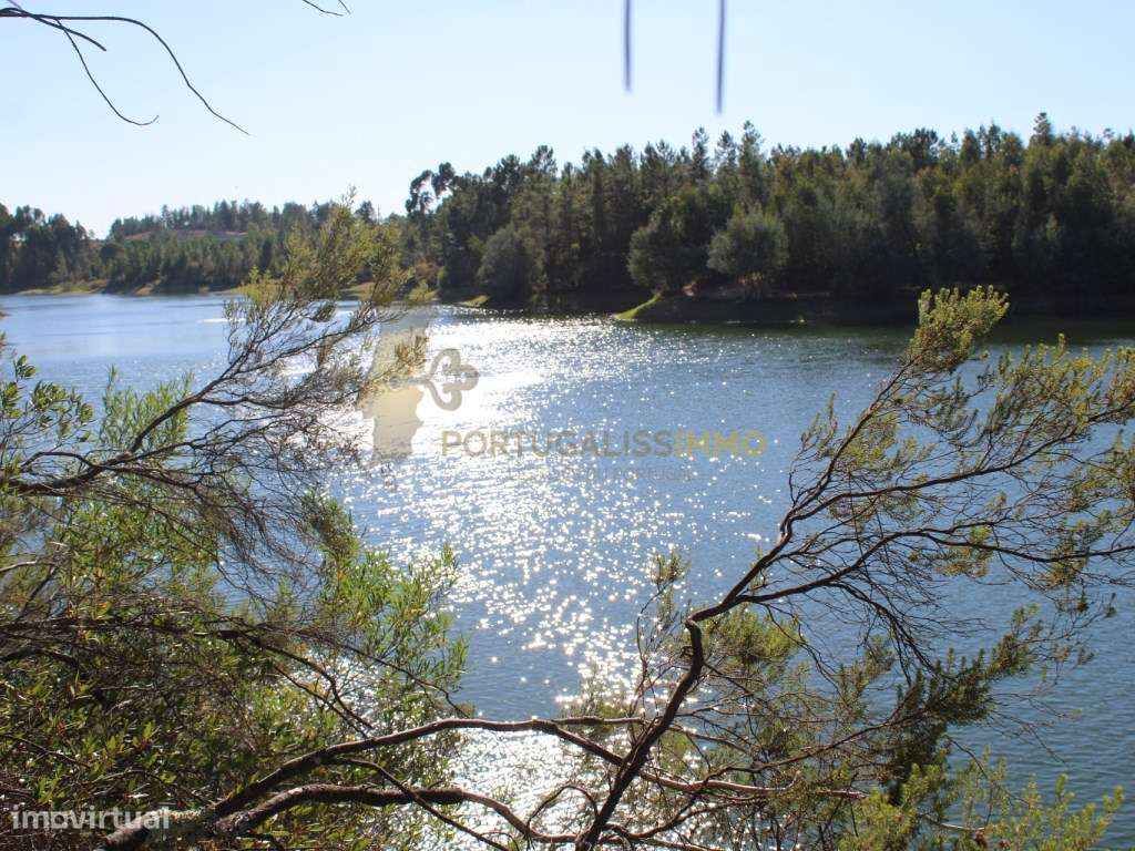 Vende-se: Terreno de lazer nas margens da barragem do Carill - Grande imagem: 5/31