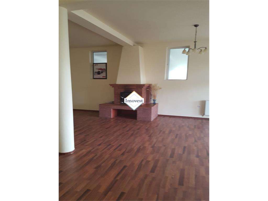 Casa  de vanzare - Imagine principală: 5/19