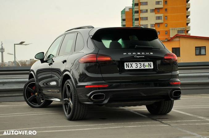 Porsche Cayenne - 2