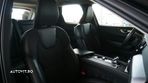 Volvo XC 60 B4 MHEV AWD Momentum Pro - 28