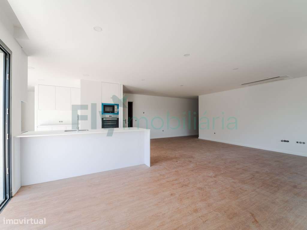Apartamento T3 com excelente áreas em zona central de Lousada-6