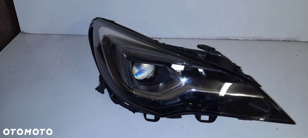 ASTRA V K LAMPA PRAWA PRZÓD FULL LED INTELLILUX - 1