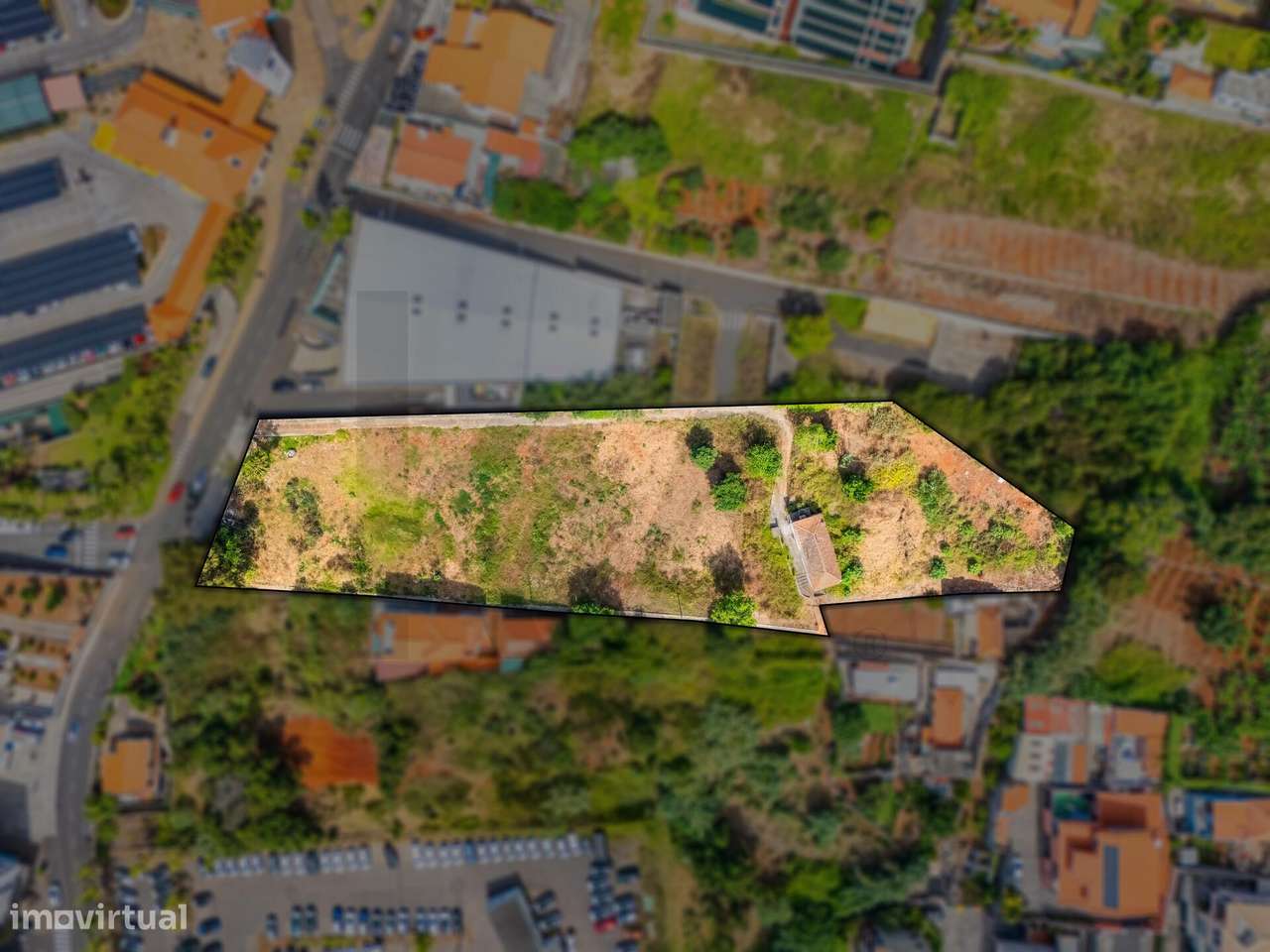 Terreno Industrial de 5070m2 no Funchal - Grande imagem: 3/27