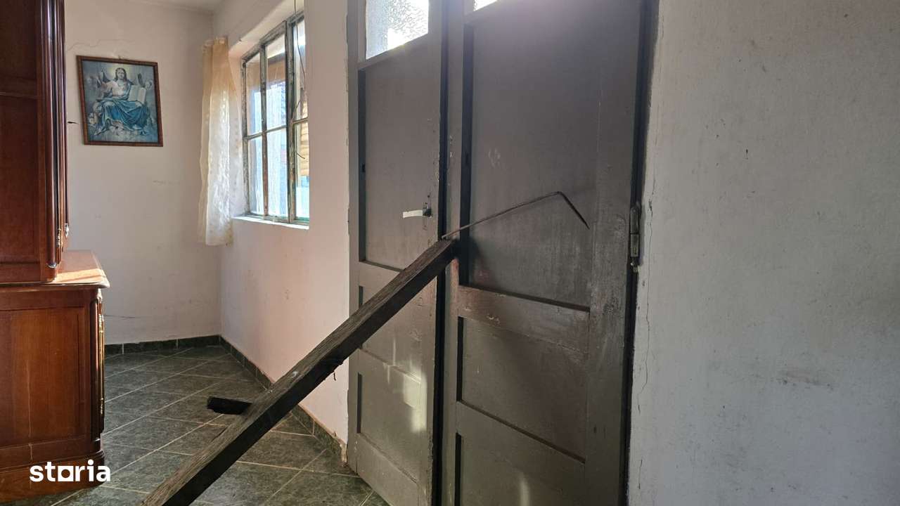 Casa de vanzare in Branisca-4