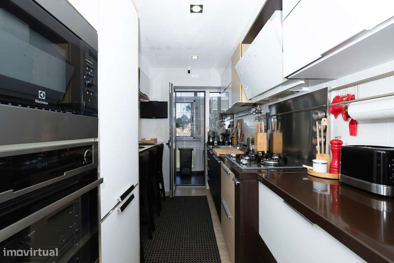 T2 totalmente remodelado em Queluz | Pronto a habitar | Elevador e var-15