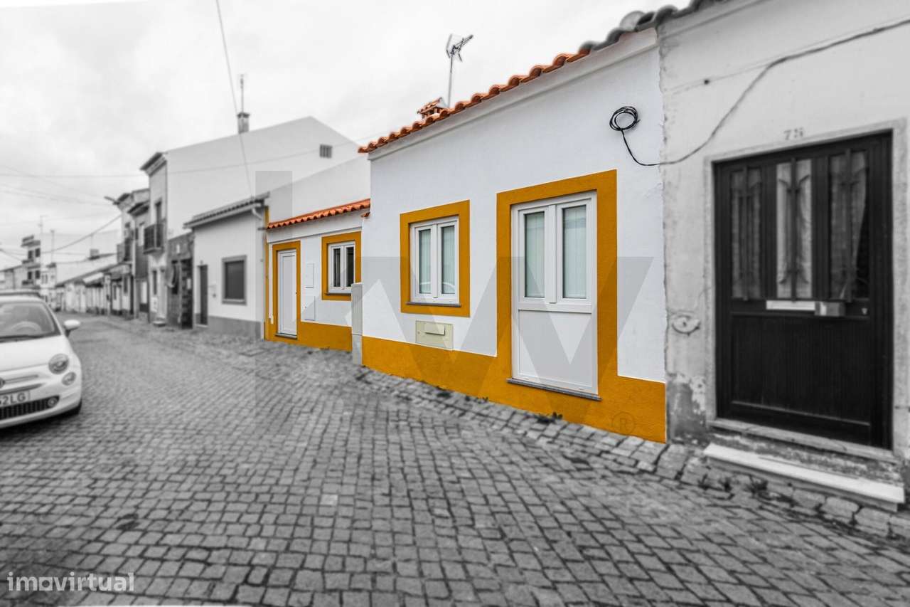 Moradia T2, recuperada com charme, no Gavião - Grande imagem: 3/42