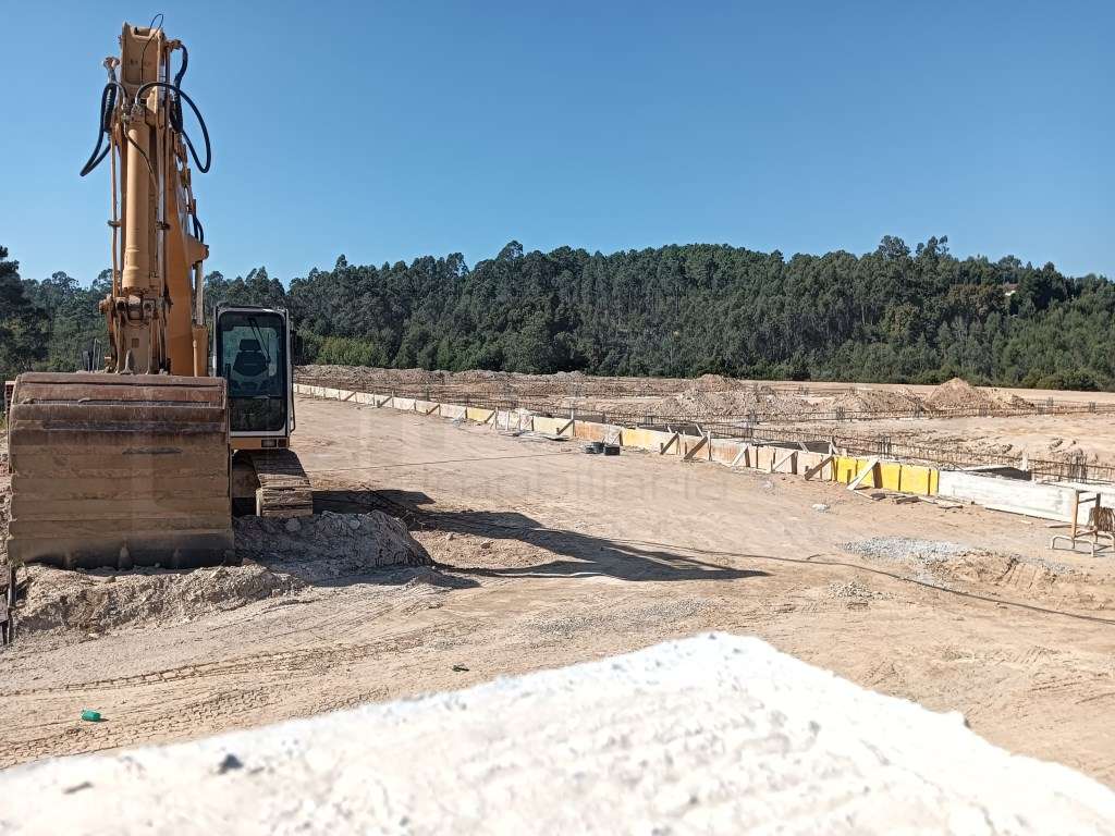 Unidade Industrial com 4 pavilhões, Zona industrial - Oliveira de A... - Grande imagem: 3/5