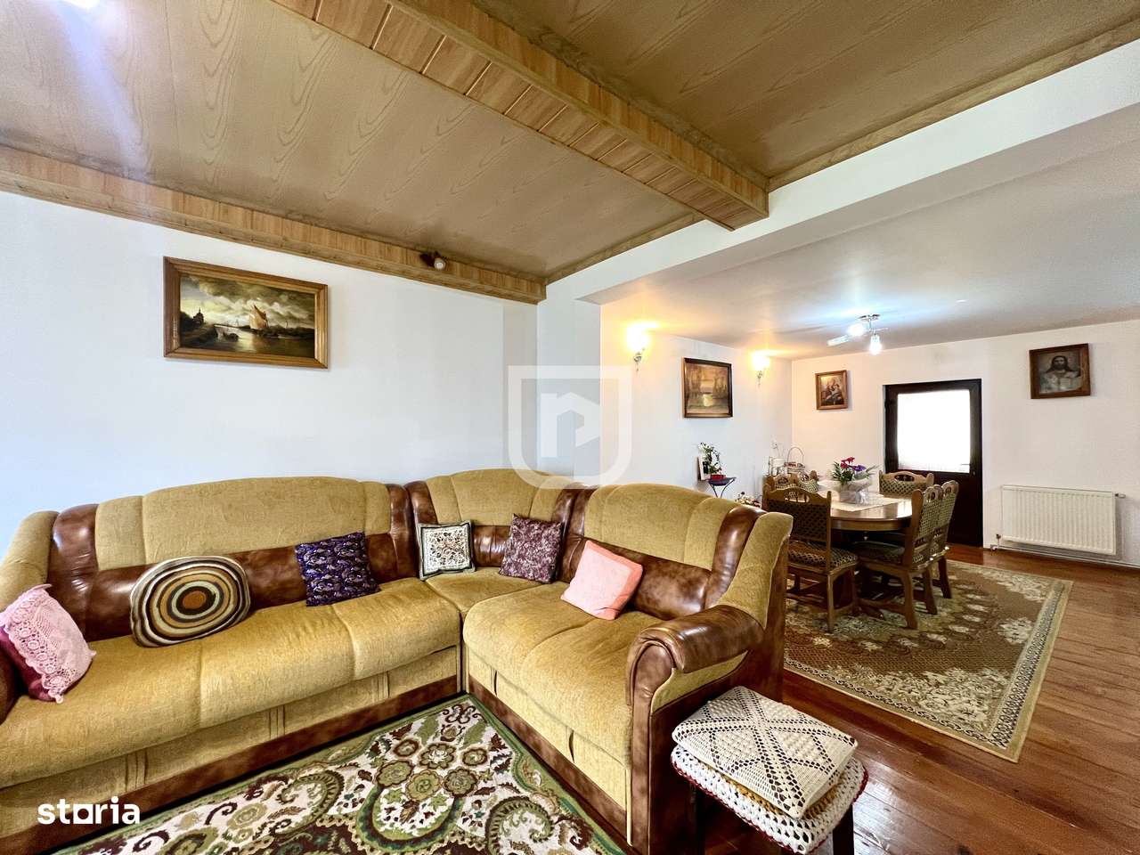 Casa cu 4 dormitoare | strada Manastirii | Gura Humorului-3