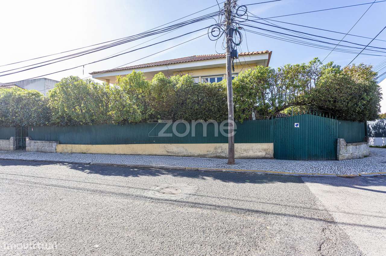 Moradia T5 a 3 minutos a pé da Praia de Carcavelos-35