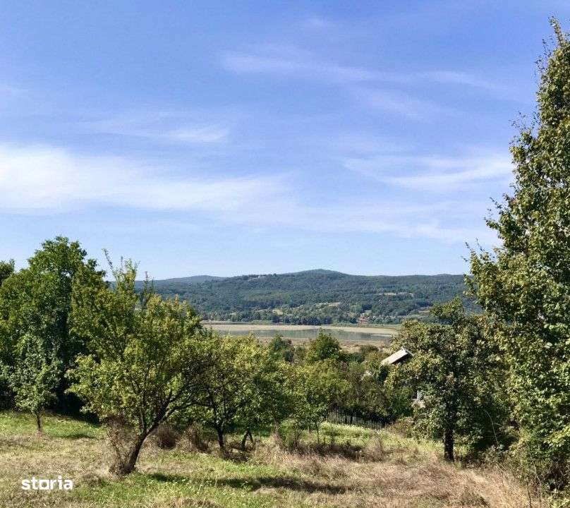 Teren deal, vedere lac Zigoneni, la padure si izlaz, utilitati, acces - Imagine principală: 1/5